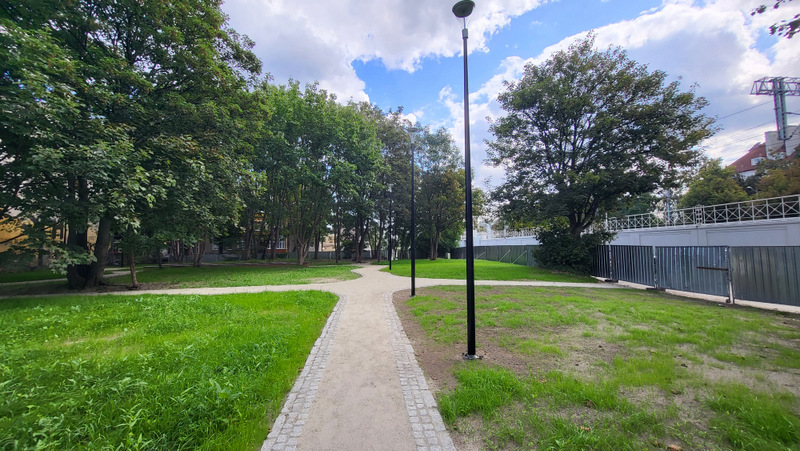 Park Biala Warynskiego 24 08 23 16